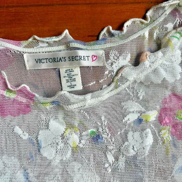 Victorias Secret vtg. 90s Cream Floral Lace Boxy Top with Short Seeves Size L - Picture 4 of 5